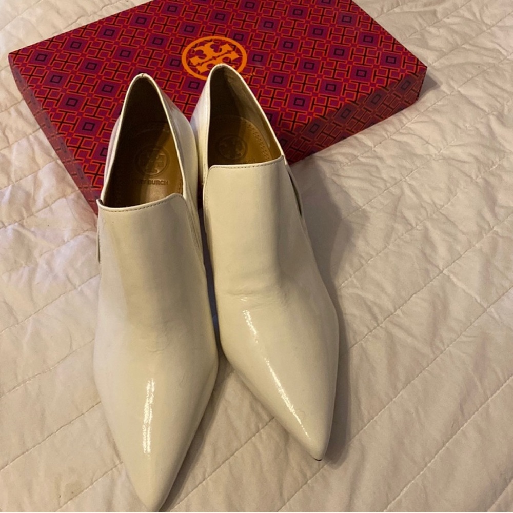 Creamy white Tory Burch Shooties 9.5